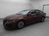 Used 2023 Nissan Altima 2.5 SV image 2