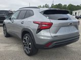 Used 2025 Chevrolet Trax RS w/ Sunroof Package image 3