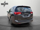 Used 2018 Chrysler Pacifica Limited image 5