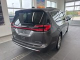 Used 2023 Chrysler Pacifica Limited image 5