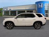 New 2025 Honda Pilot Touring image 2