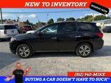 Used 2019 Nissan Pathfinder SV image 3