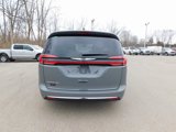New 2025 Chrysler Pacifica Select image 4