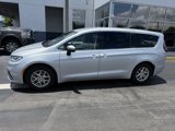 Used 2023 Chrysler Pacifica Touring-L image 5