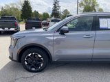 Used 2024 Kia Sorento S image 2
