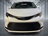 Used 2025 Toyota Sienna LE image 2