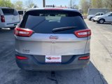 Used 2016 Jeep Cherokee Sport image 4