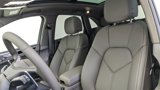 Used 2025 Porsche Macan image 5