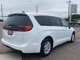 New 2025 Chrysler Pacifica Select image 5