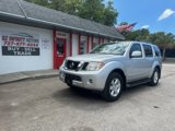 Used 2008 Nissan Pathfinder SE w/ Premium Pkg image 2