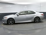 Used 2018 Toyota Camry SE image 2