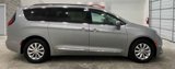 Used 2017 Chrysler Pacifica Touring-L image 2