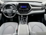 Used 2023 Toyota Highlander LE image 2