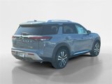 New 2025 Nissan Pathfinder Platinum image 5