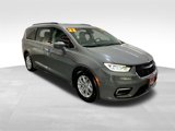 Used 2022 Chrysler Pacifica Touring-L image 3