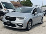 Used 2023 Chrysler Pacifica Limited image 2