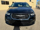Used 2023 Chrysler Pacifica Limited image 2