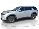 Used 2024 Nissan Pathfinder SV image 2