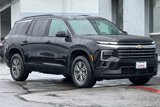 New 2025 Chevrolet Traverse LT w/ Enhanced Driving Package image 2