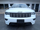 Used 2017 Jeep Grand Cherokee Altitude image 2