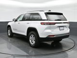 Used 2023 Jeep Grand Cherokee Laredo image 5