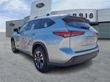 Used 2023 Toyota Highlander L image 3