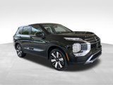 New 2025 Mitsubishi Outlander SE image 2