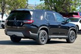 Used 2025 Honda Pilot TrailSport image 4