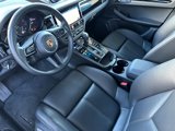 Certified 2024 Porsche Macan image 4