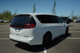 Used 2022 Chrysler Pacifica Limited w/ Uconnect Theater Family Group image 5