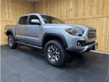 Used 2017 Toyota Tacoma TRD Off-Road image 2