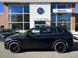Certified 2024 Volkswagen Tiguan SE R-Line image 2