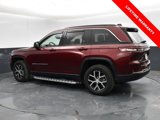 Used 2024 Jeep Grand Cherokee Limited image 3