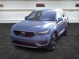 Used 2021 Volvo XC40 T5 Momentum image 3