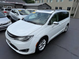 Used 2020 Chrysler Pacifica Limited image 2