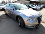 Used 2017 Chrysler 300 C image 4