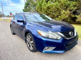 Used 2016 Nissan Altima 2.5 SR w/ LED Appearance Package image 5