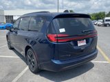 New 2025 Chrysler Pacifica Select image 5