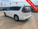 New 2026 Chrysler Pacifica Select image 5