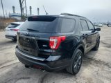 Used 2019 Ford Explorer XLT image 3