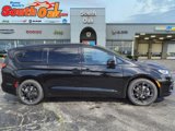 New 2024 Chrysler Pacifica Limited w/ S Appearance Package image 2