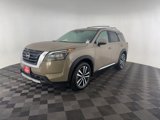 New 2025 Nissan Pathfinder Platinum image 3