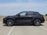 Certified 2025 Porsche Macan image 2