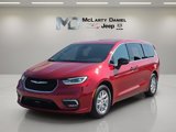 New 2026 Chrysler Pacifica Select image 2