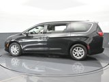 Used 2022 Chrysler Voyager LX image 3