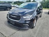 Used 2023 Chrysler Pacifica Touring-L image 2