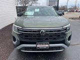 New 2025 Volkswagen Atlas Peak Edition SE image 5