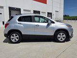 Used 2018 Chevrolet Trax LT w/ LT Convenience Package image 4