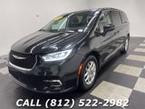 Used 2023 Chrysler Pacifica Touring-L image 1