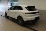 Used 2024 Porsche Cayenne image 3